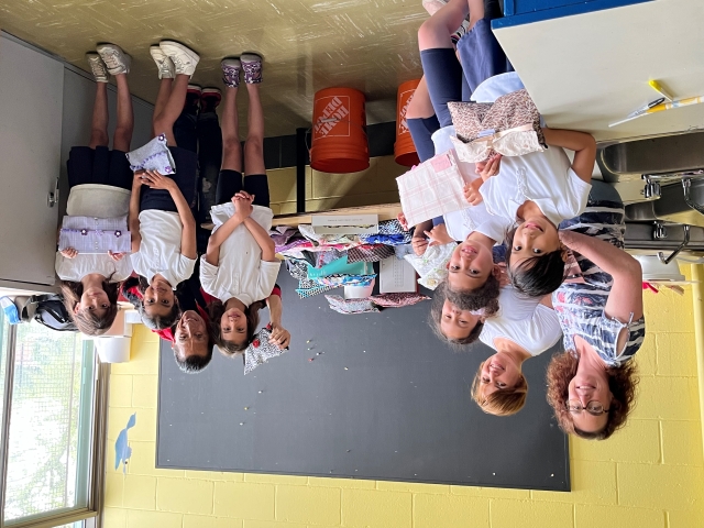 On June 6, John Caboto Academy teachers Khalida Smahi and Martine Brosseau showcased the magnificent work that their Club les petits artisans completed this school year in sewing their own pencil cases. 